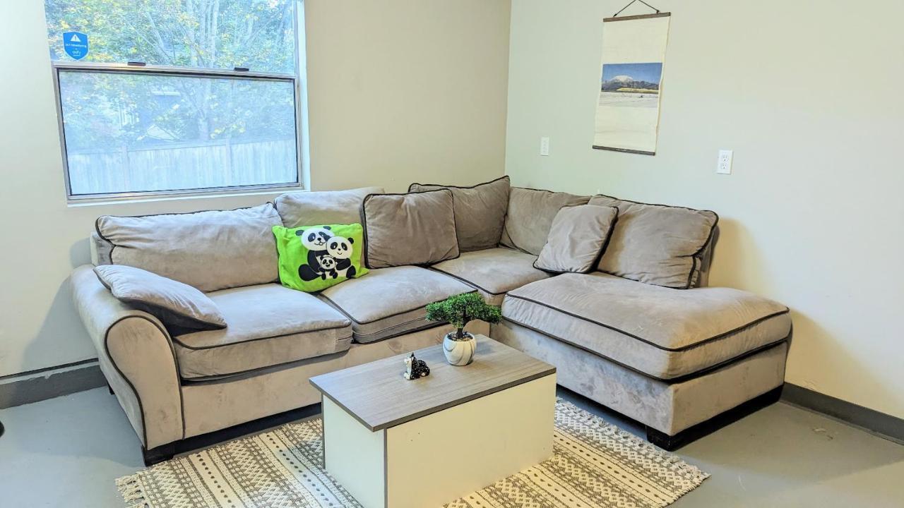 Private Guest Suite In West Bellevue Home 외부 사진